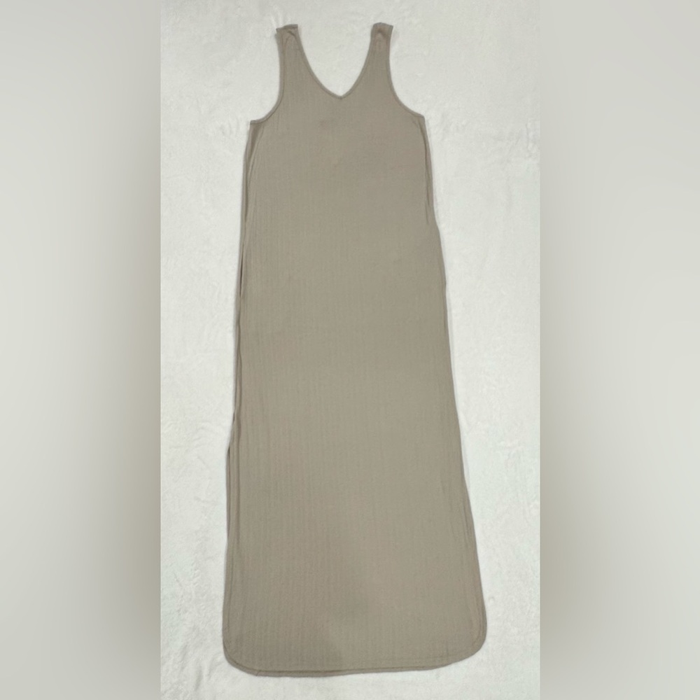 BKE Ribbed Knit Maxi Dress with Pockets - Taupe - Picture 6 of 11